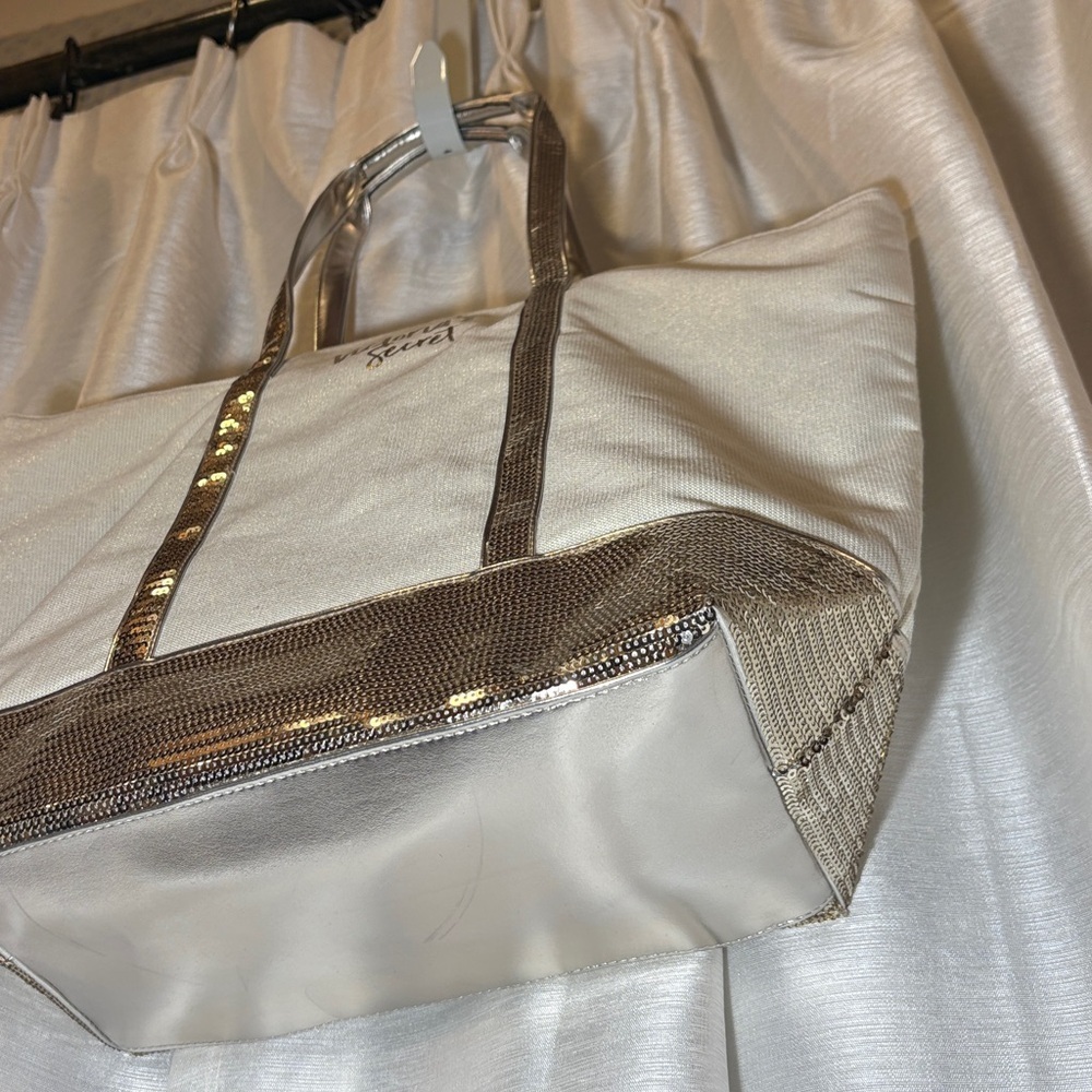 Victoria's Secret Shimmer Glam Sequin Tote Bag White Gold NWOT - Picture 5 of 12